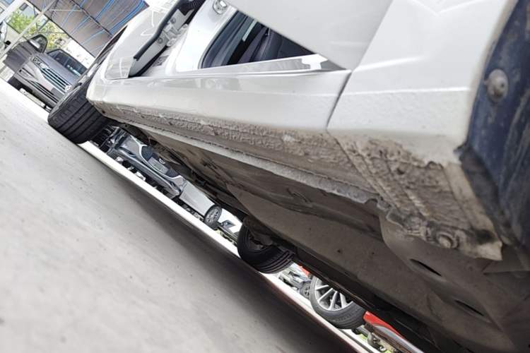 Used Chevrolet Monza 2020 Light Hybrid RS 330T Automatic Comfort Edition Right Side Sill