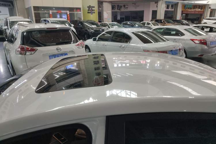 Used Chevrolet Monza 2020 Light Hybrid RS 330T Automatic Comfort Edition Roof