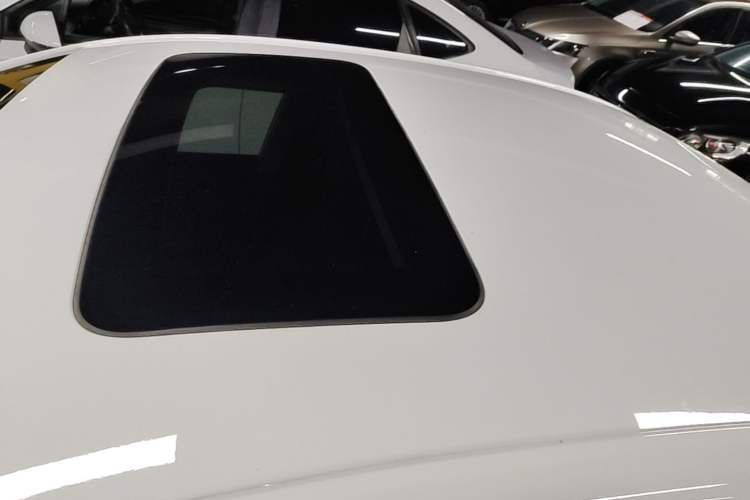 Used Chevrolet Monza 2020 Light Hybrid Redline 320T Dual-Clutch Thrilling Edition Roof