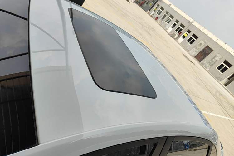Used Chevrolet Monza 2020 Light Hybrid Redline 320T Dual-Clutch Thrilling Edition Roof