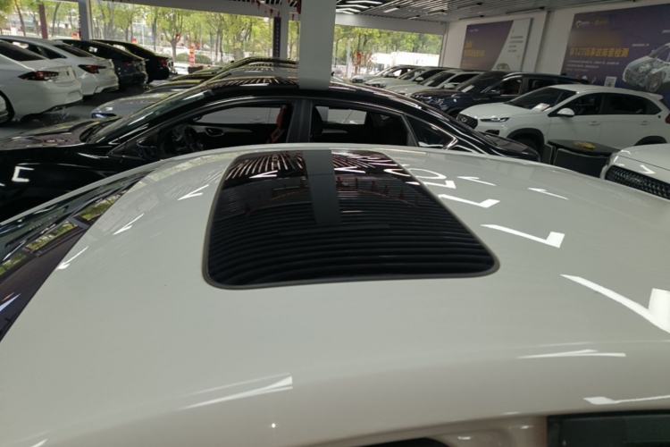 Used Chevrolet Monza 2020 Light Hybrid Redline 320T Dual-Clutch Thrilling Edition Roof