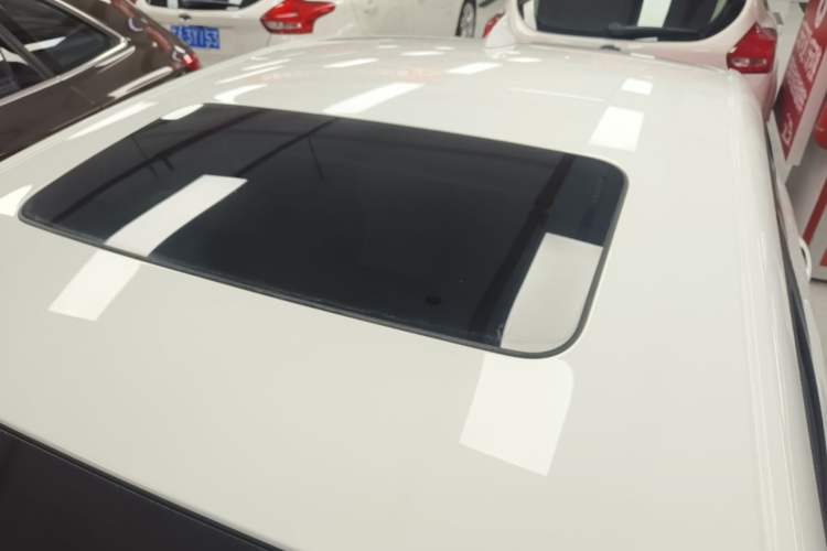 Used Chevrolet Monza 2020 320 Automatic Enjoyment Edition Roof