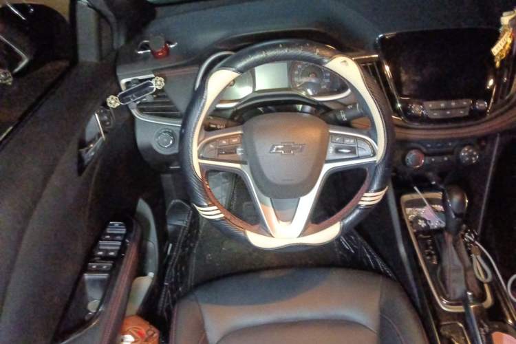 Used Chevrolet Monza 2020 Light Hybrid RS 330T Automatic Thrill Edition Steering Wheel