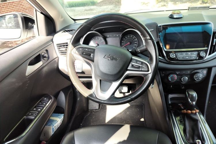 Used Chevrolet Monza 2020 Light Hybrid Redline 320T Dual-Clutch Thrilling Edition Steering Wheel