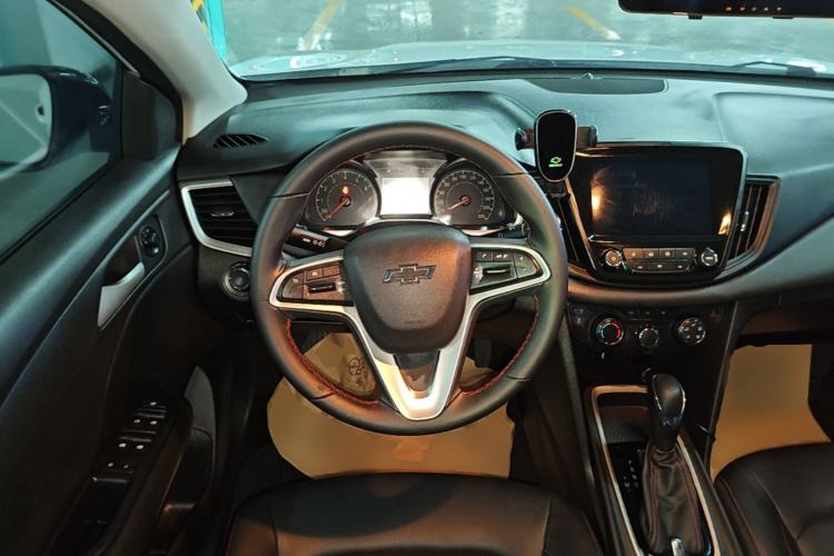 Used Chevrolet Monza 2020 Light Hybrid Redline 320T Dual-Clutch Thrilling Edition Steering Wheel