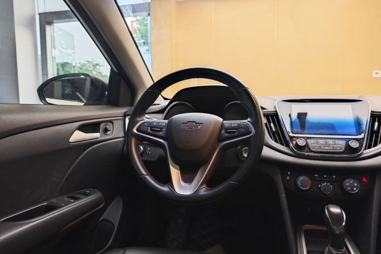 Used Chevrolet Monza 2020 Light Hybrid Redline 320T Dual-Clutch Thrilling Edition Steering Wheel