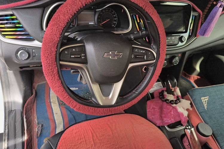 Used Chevrolet Monza 2020 Light Hybrid Redline 320T Dual-Clutch Thrilling Edition Steering Wheel