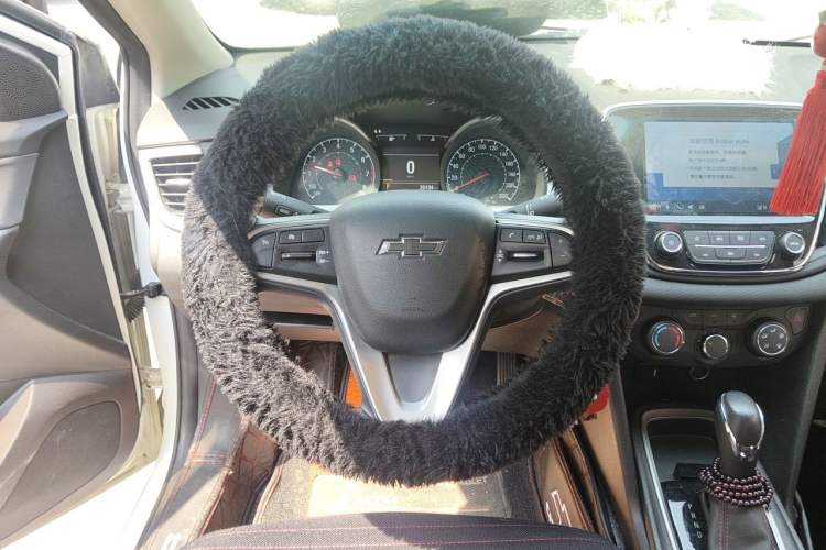 Used Chevrolet Monza 2020 Light Hybrid Redline 320T Dual-Clutch Joyful Edition Steering Wheel
