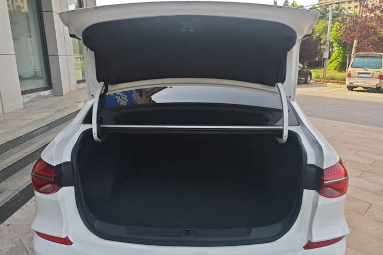 Used Chevrolet Monza 2020 Light Hybrid RS 330T Automatic Comfort Edition Trunk