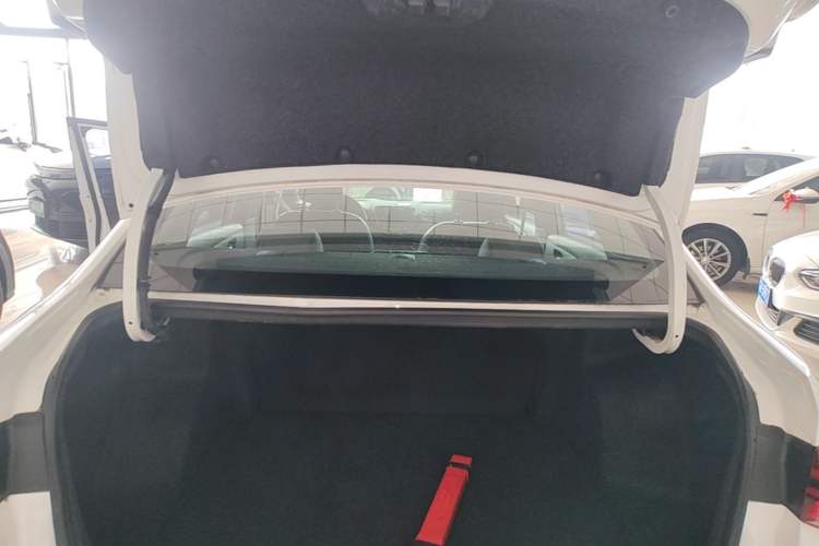 Used Chevrolet Monza 2020 Light Hybrid RS 330T Automatic Comfort Edition Trunk