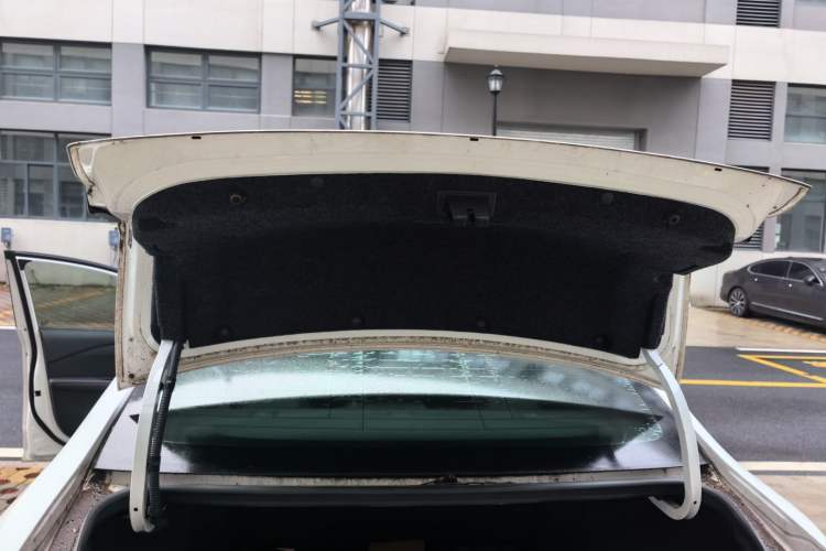 Used Chevrolet Monza 2020 Light Hybrid RS 330T Automatic Comfort Edition Trunk