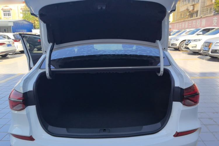 Used Chevrolet Monza 2020 Light Hybrid RS 330T Automatic Comfort Edition Trunk