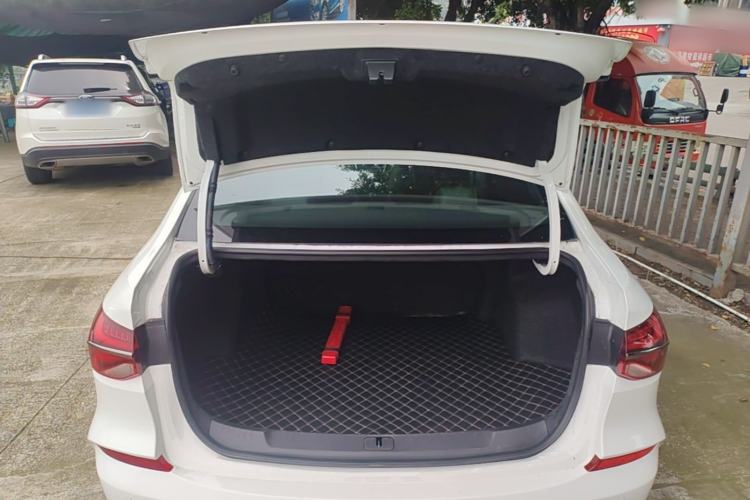 Used Chevrolet Monza 2020 Light Hybrid RS 330T Automatic Comfort Edition Trunk