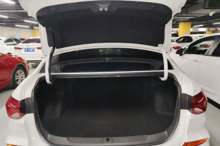 Used Chevrolet Monza 2020 Light Hybrid Redline 320T Dual-Clutch Thrilling Edition Trunk
