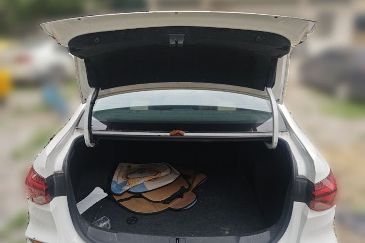 Used Chevrolet Monza 2020 320 Automatic Enjoyment Edition Trunk