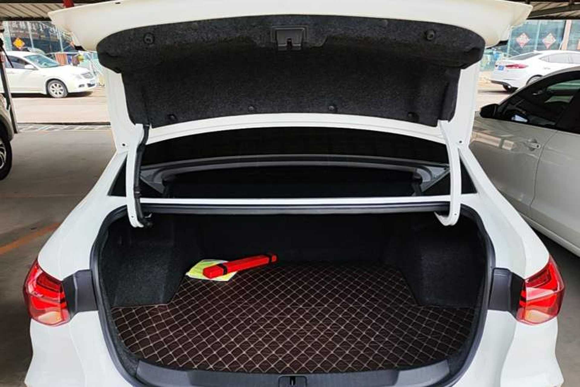 Used Chevrolet Monza 2020 320 Automatic Enjoyment Edition Trunk