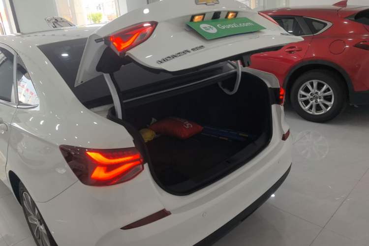 Used Chevrolet Monza 2020 320 Automatic Enjoyment Edition Trunk