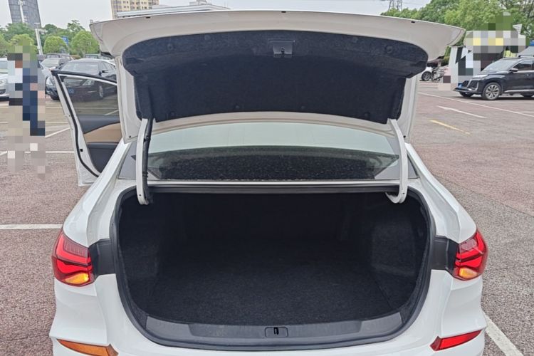 Used Chevrolet Monza 2020 320 Automatic Enjoyment Edition Trunk