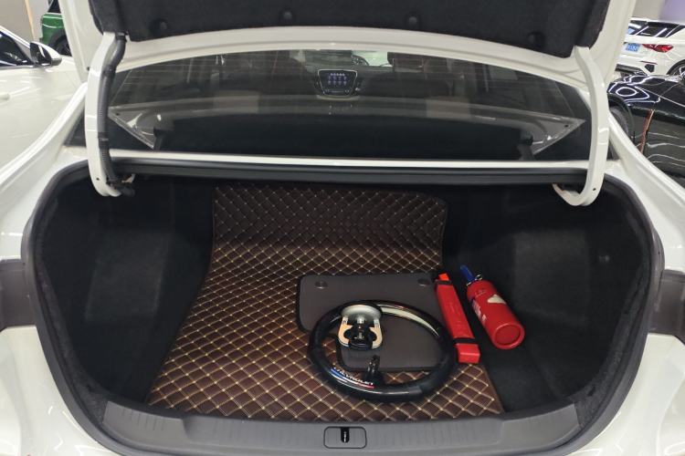 Used Chevrolet Monza 2020 320 Automatic Enjoyment Edition Trunk
