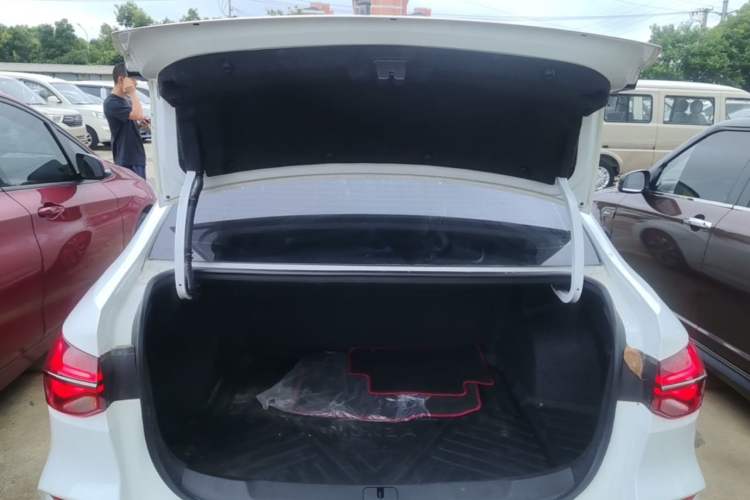 Used Chevrolet Monza 2020 Light Hybrid RS 330T Automatic Comfort Edition Trunk