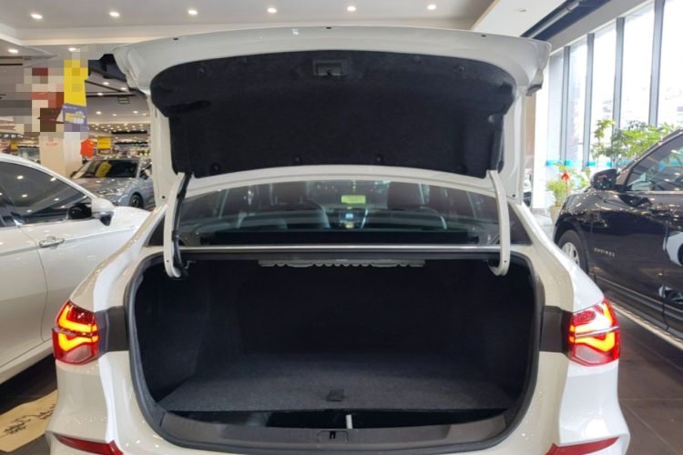 Used Chevrolet Monza 2020 Light Hybrid RS 330T Automatic Comfort Edition Trunk