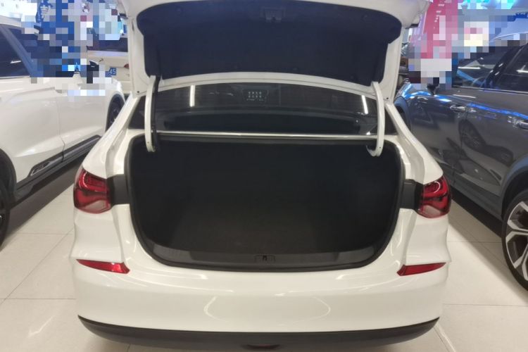Used Chevrolet Monza 2020 320 Automatic Enjoyment Edition Trunk