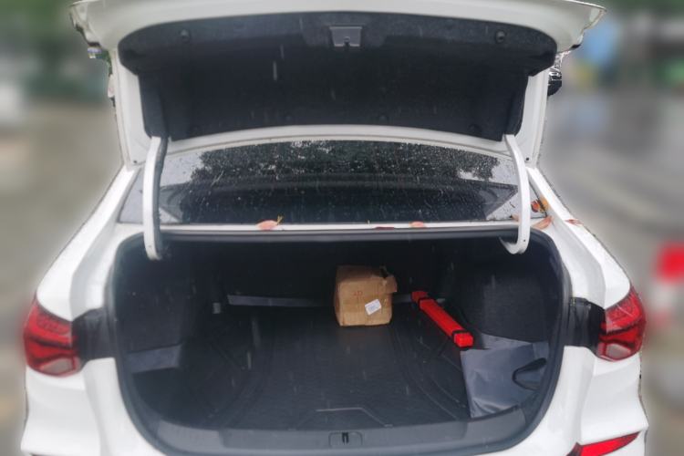 Used Chevrolet Monza 2020 320 Automatic Enjoyment Edition Trunk