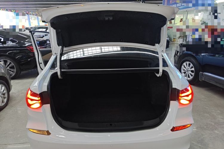 Used Chevrolet Monza 2020 320 Automatic Enjoyment Edition Trunk
