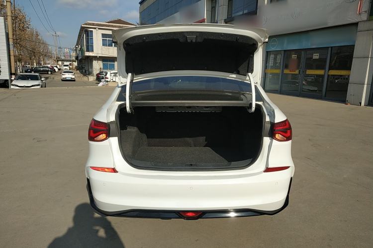 Used Chevrolet Monza 2020 Light Hybrid RS 330T Automatic Comfort Edition Trunk