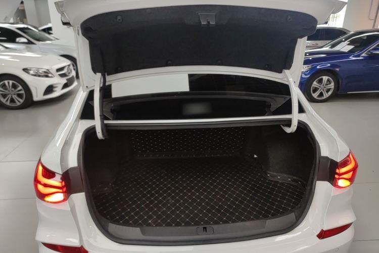 Used Chevrolet Monza 2020 320 Automatic Enjoyment Edition Trunk
