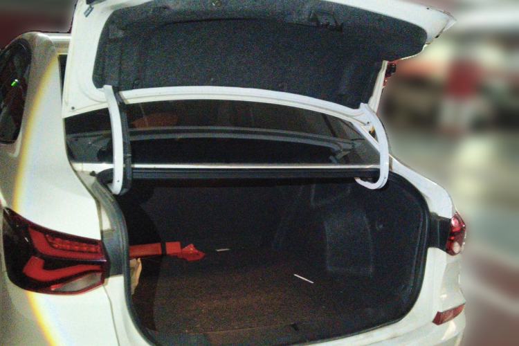 Used Chevrolet Monza 2020 320 Automatic Enjoyment Edition Trunk