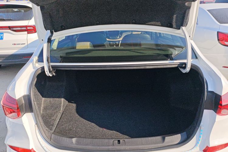 Used Chevrolet Monza 2020 320 Automatic Enjoyment Edition Trunk