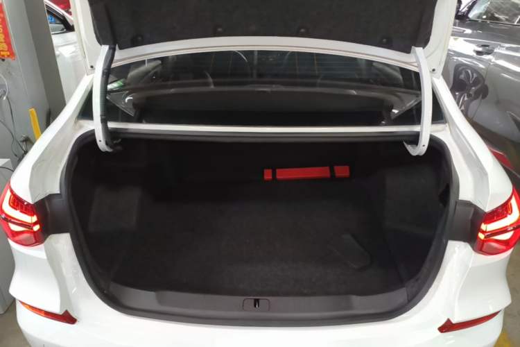 Used Chevrolet Monza 2020 Light Hybrid RS 330T Automatic Comfort Edition Trunk