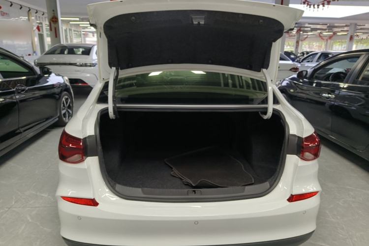 Used Chevrolet Monza 2020 Light Hybrid Redline 320T Dual-Clutch Thrilling Edition Trunk