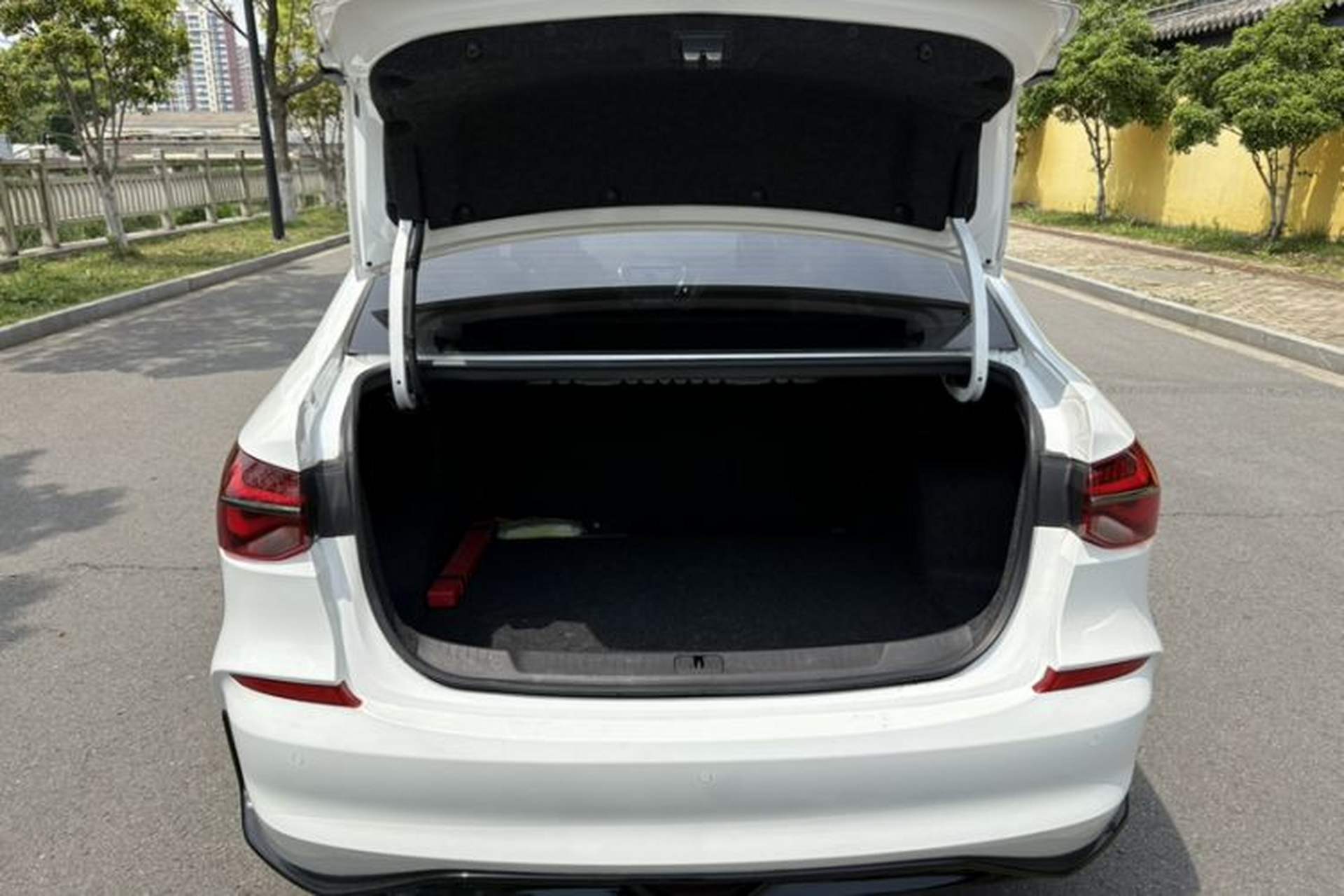 Used Chevrolet Monza 2020 Light Hybrid RS 330T Automatic Comfort Edition Trunk