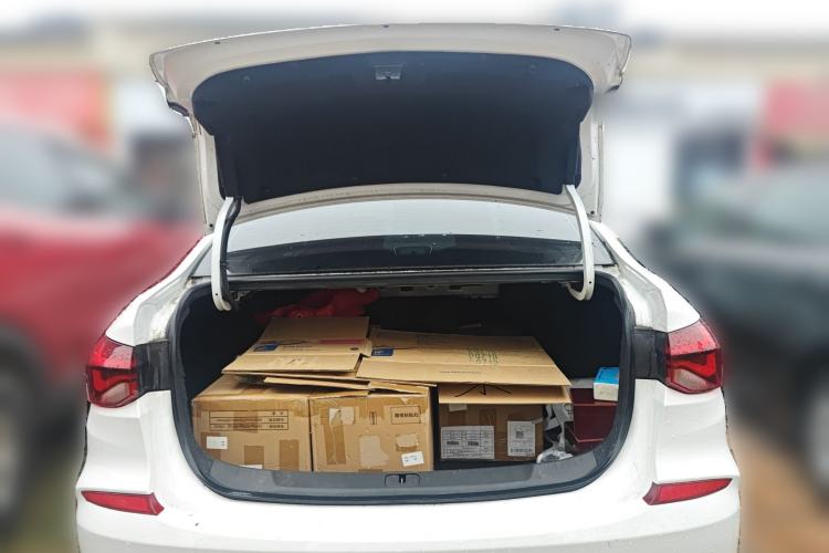 Used Chevrolet Monza 2020 320 Automatic Enjoyment Edition Trunk