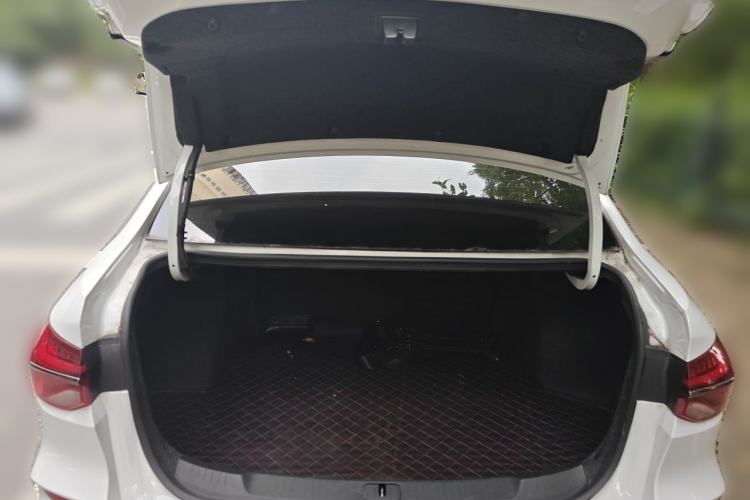 Used Chevrolet Monza 2020 Light Hybrid RS 330T Automatic Comfort Edition Trunk