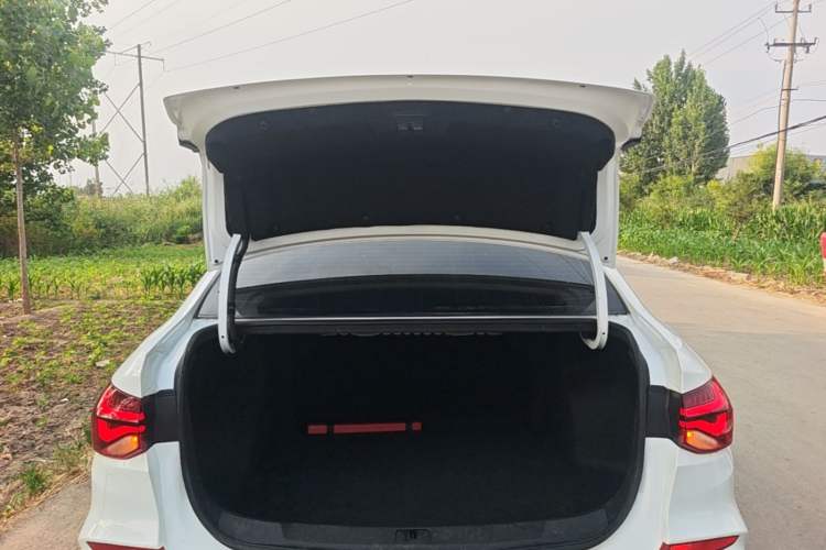 Used Chevrolet Monza 2020 320 Automatic Enjoyment Edition Trunk