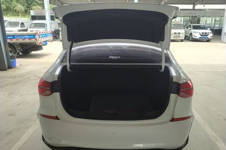 Used Chevrolet Monza 2020 Light Hybrid RS 330T Automatic Comfort Edition Trunk