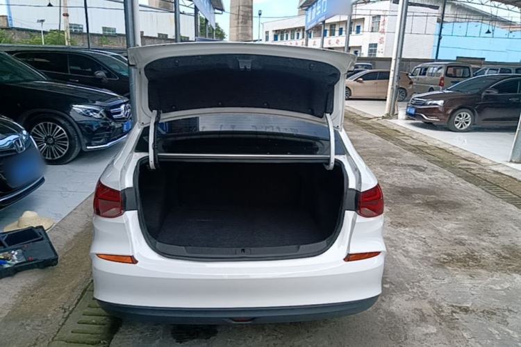 Used Chevrolet Monza 2020 320 Automatic Enjoyment Edition Trunk