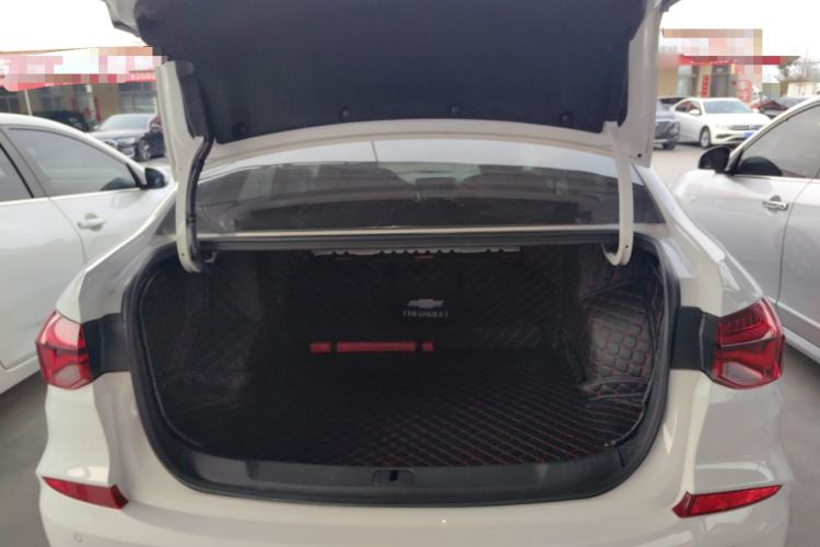 Used Chevrolet Monza 2020 320 Automatic Enjoyment Edition Trunk