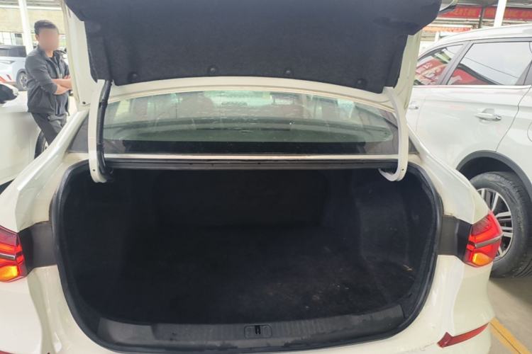 Used Chevrolet Monza 2020 Light Hybrid RS 330T Automatic Comfort Edition Trunk