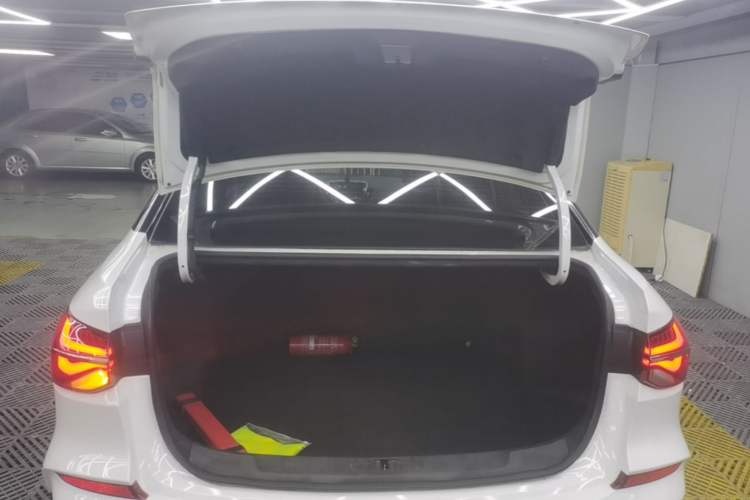 Used Chevrolet Monza 2020 Light Hybrid RS 330T Automatic Comfort Edition Trunk