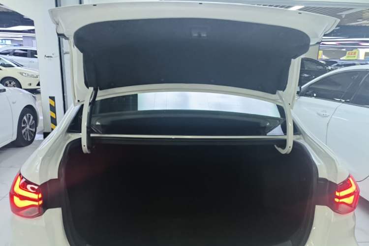 Used Chevrolet Monza 2020 320 Automatic Enjoyment Edition Trunk