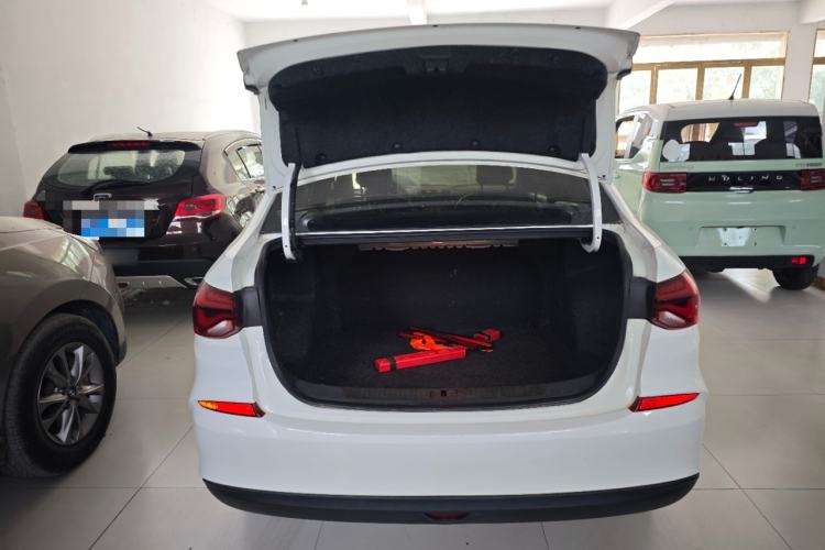 Used Chevrolet Monza 2020 320 Automatic Enjoyment Edition Trunk