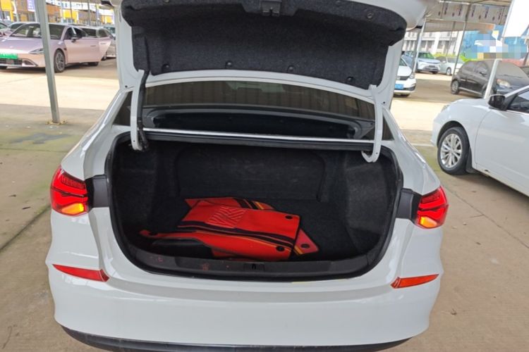 Used Chevrolet Monza 2020 320 Automatic Enjoyment Edition Trunk