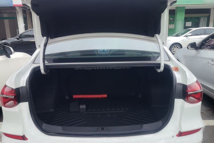 Used Chevrolet Monza 2020 Light Hybrid RS 330T Automatic Comfort Edition Trunk