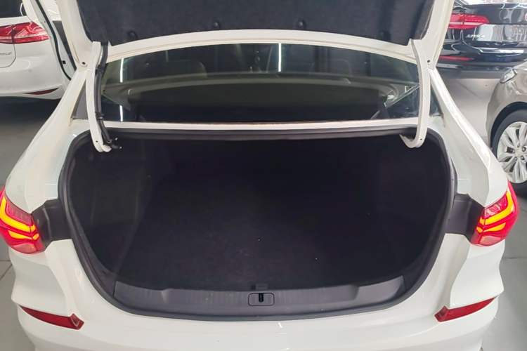 Used Chevrolet Monza 2020 Light Hybrid Redline 320T Dual-Clutch Joyful Edition Trunk