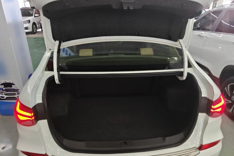 Used Chevrolet Monza 2020 320 Automatic Enjoyment Edition Trunk