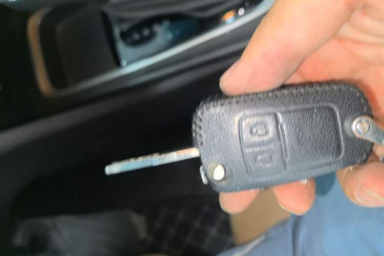 Used Chevrolet Monza 2020 320 Automatic Enjoyment Edition Vehicle Key